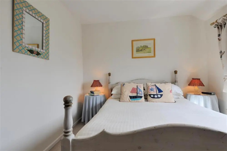 2 Kersbrook Gardens