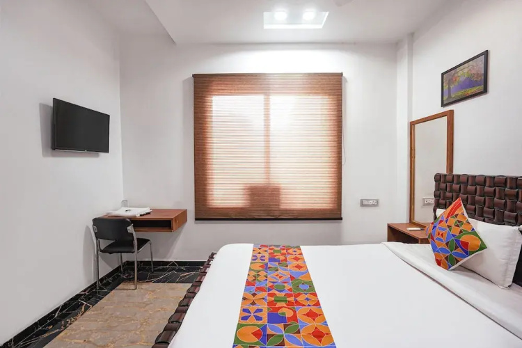FabHotel VILLA DE BENARES