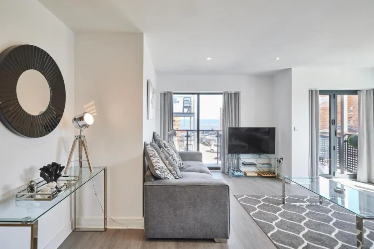 Host Stay Beach Pad