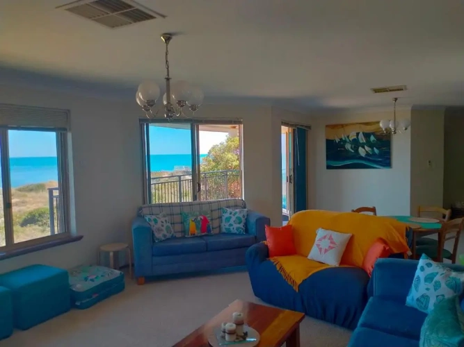 4 Bedrooms Cottage