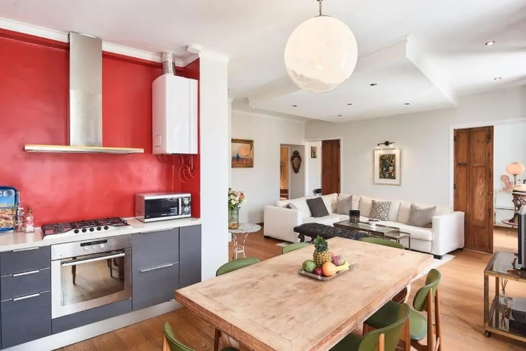 2 Bedrooms Apartment