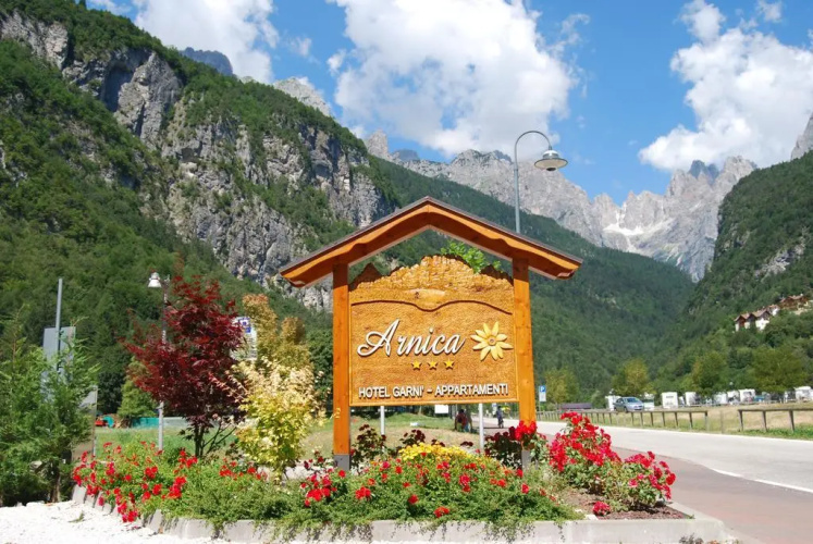 Arnica Hotel Garni a Molveno