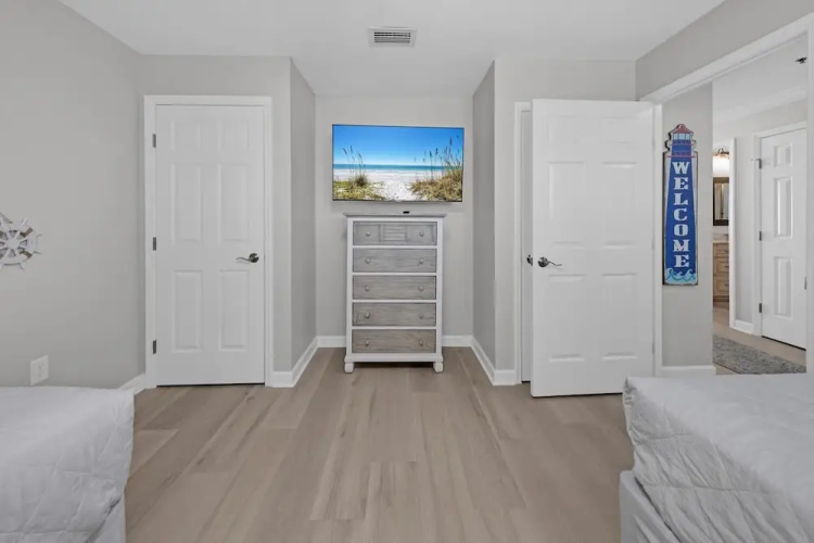 Sterling Beach #1206