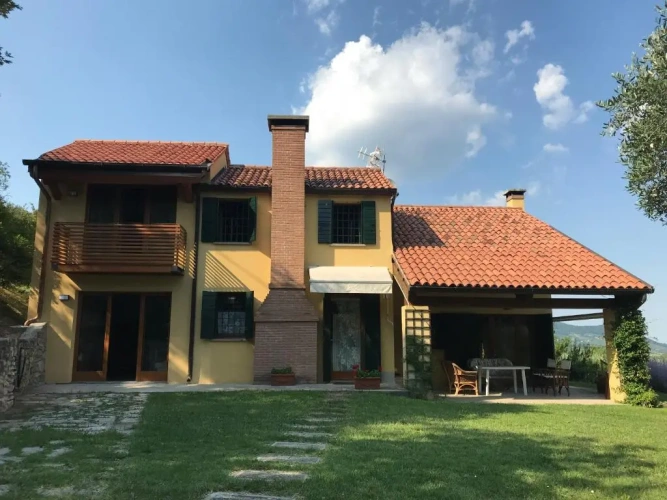 2 Bedrooms Cottage