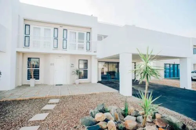 20 Cayman Beach, Gordon's Bay