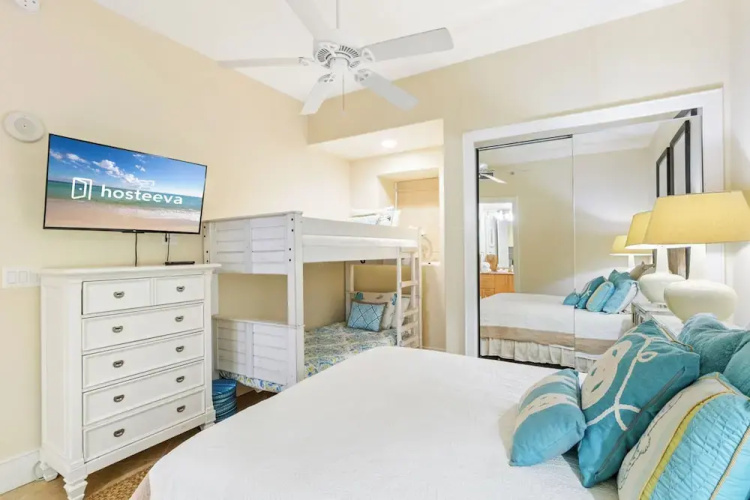 Turquoise Place 2205 C