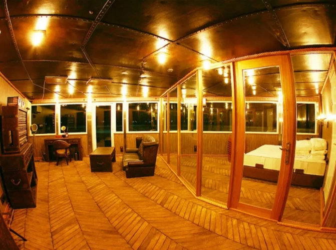 Suite with balcony and with view