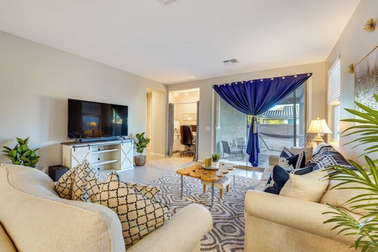 4 Bedrooms Cottage