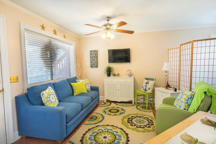 Holiday Hideaway condo