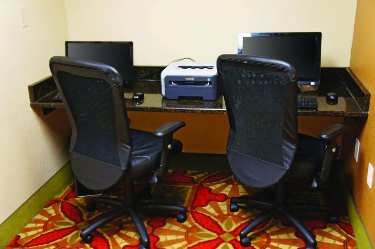 Courtyard by Marriott Cleveland Airport North