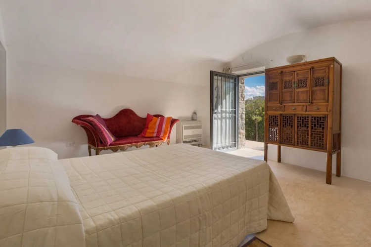 298 Trullo Luna by Perle di Puglia