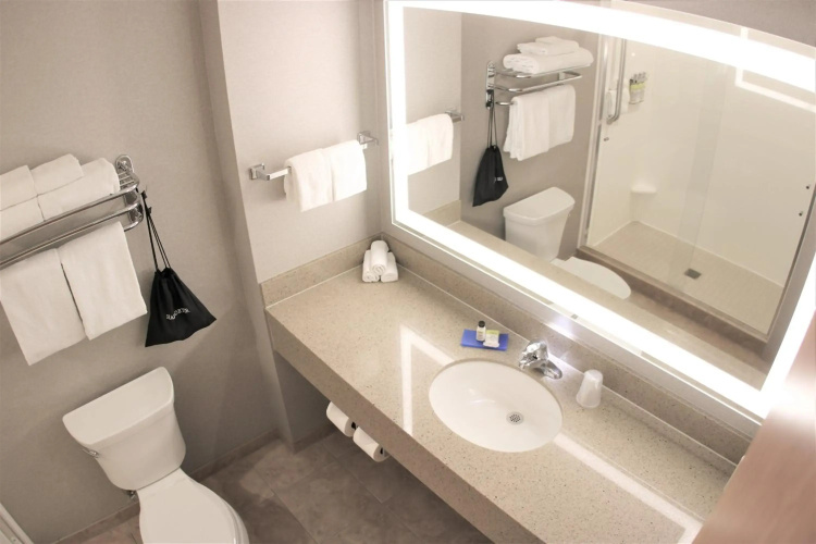 Holiday Inn Express & Suites Cheney by IHG