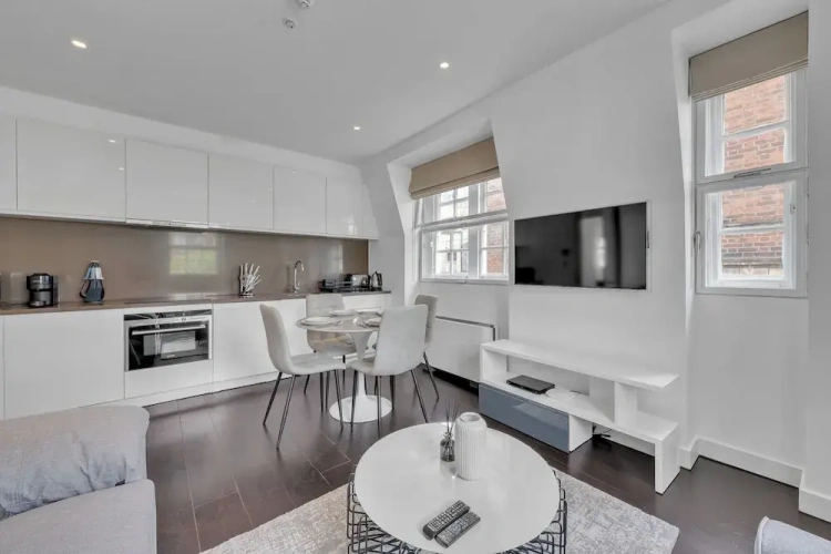 2 Bedrooms Classic Apartment