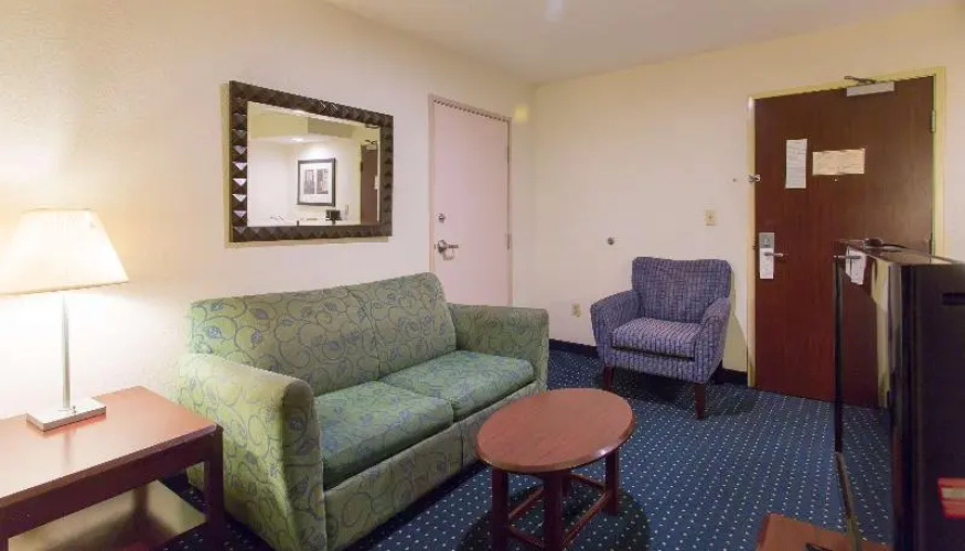 Studio Suites 4 Less Gum Road