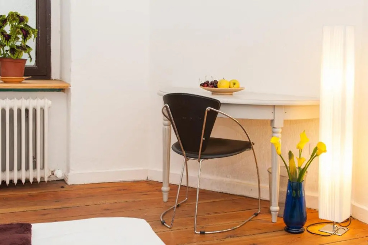 Courtyard Apartment (LIALI)