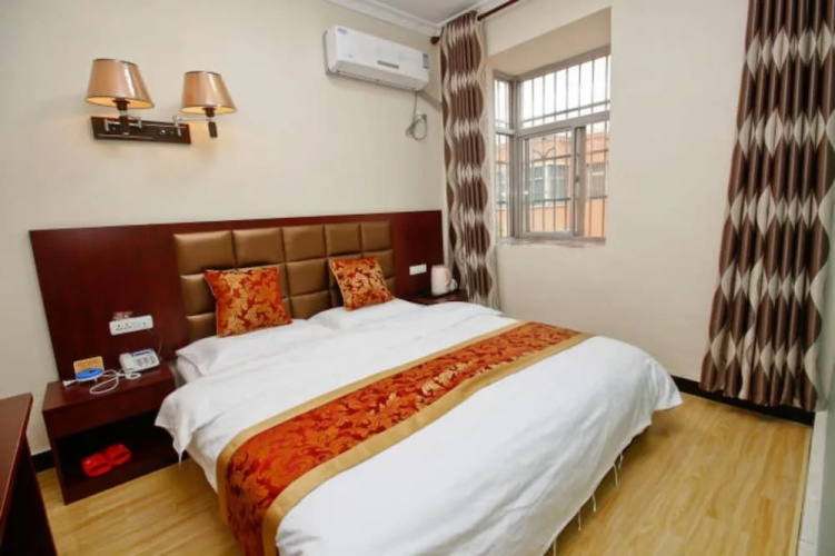Xianyang Run 8 Business Hotel