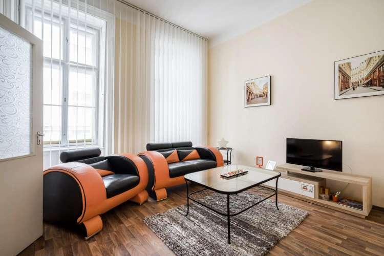 BpR Pyvo Street Home with balcony