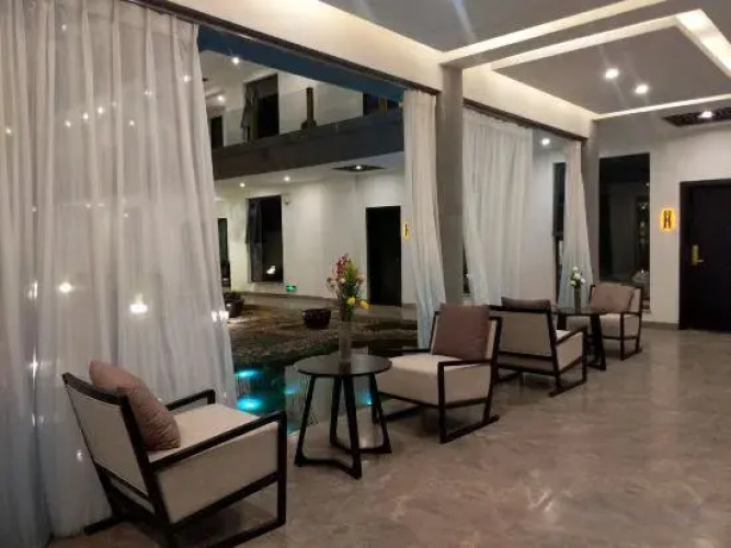 Lishe Huayuan Inn
