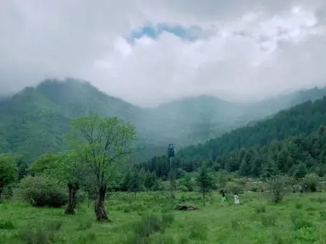 Baoxing Guiyuan Mountain Residence Hotel