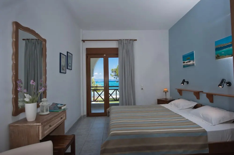 Kamares House Apartments & Studios
