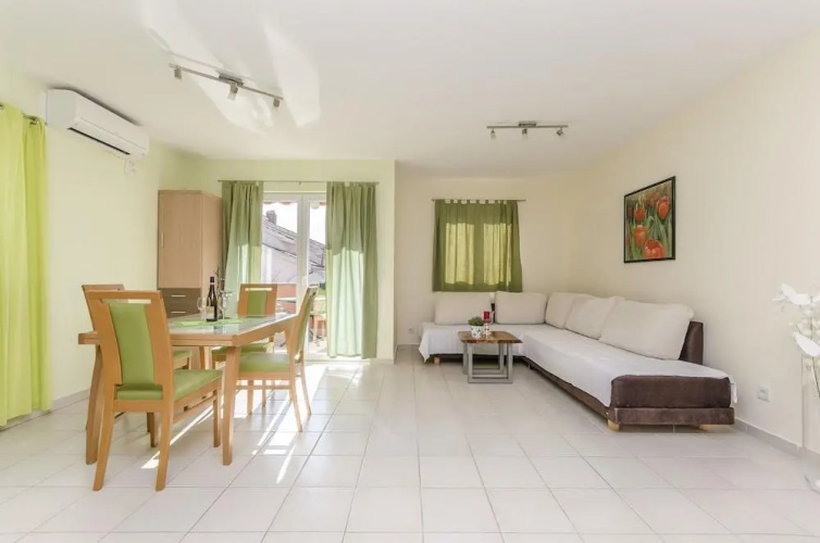 Apartment Danica
