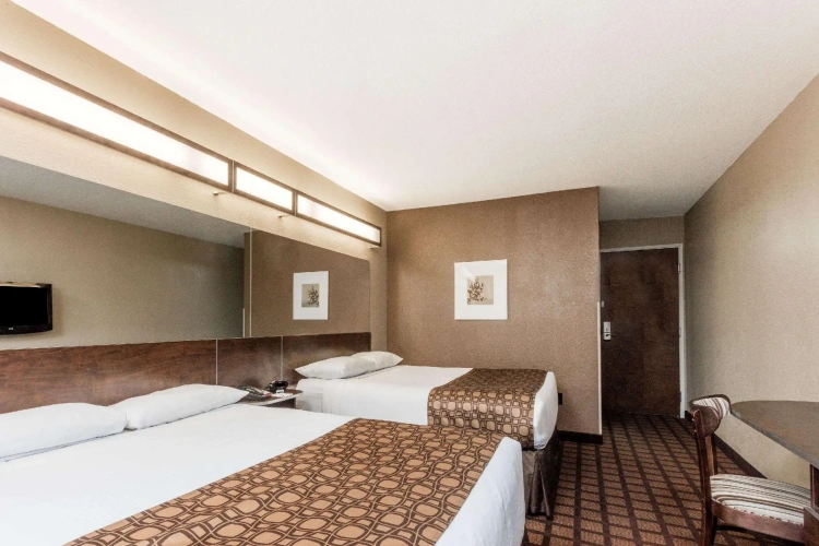 Deluxe Quadruple room