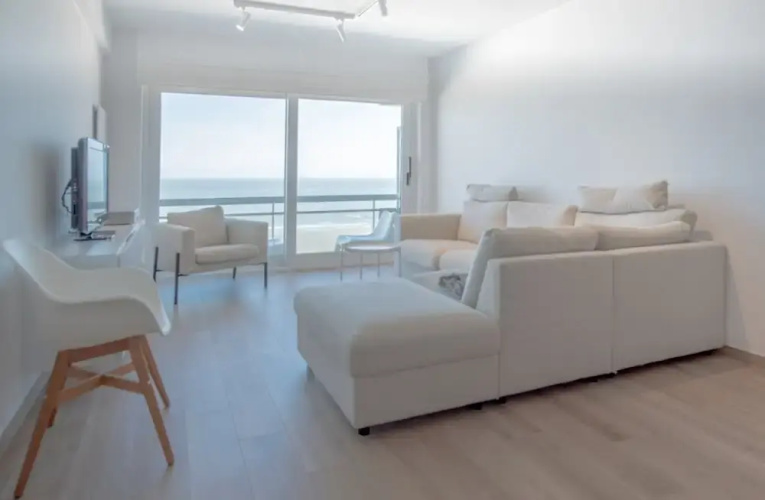 Luxurious Apartment With Stunning sea View