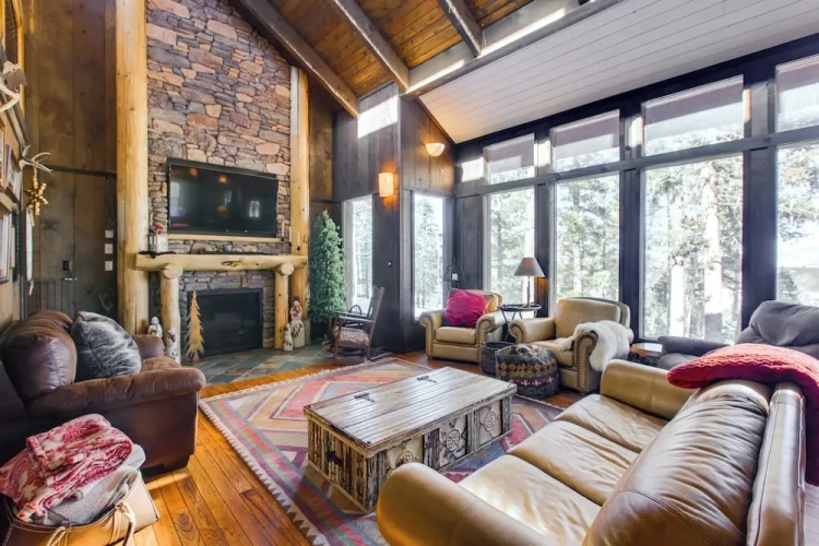 5 Bedrooms Cottage