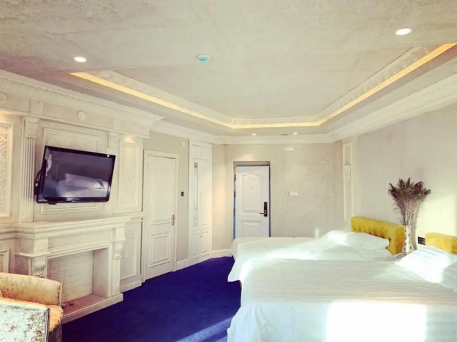Elegance Hotel