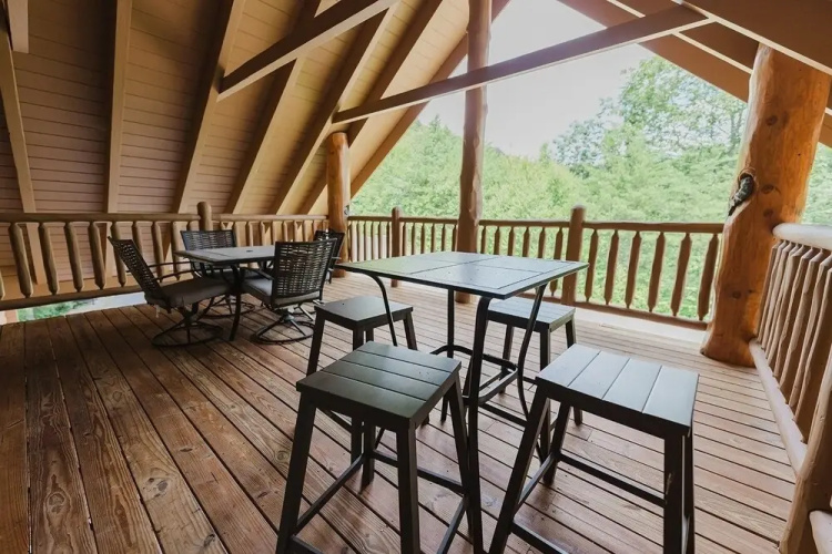 Absolute Bearadise 3 Bedroom Cabin by RedAwning