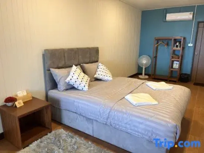 Deluxe Triple Family room