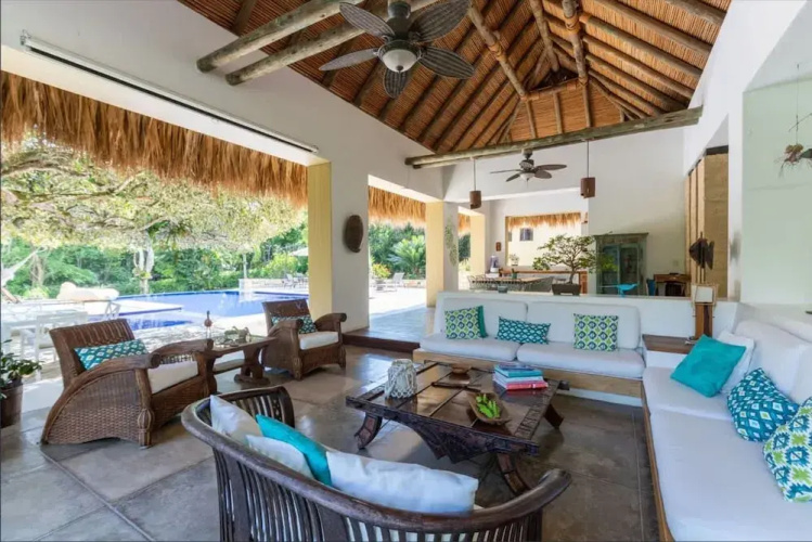 w Lovely 4BR Villa at Mesa de Yeguas