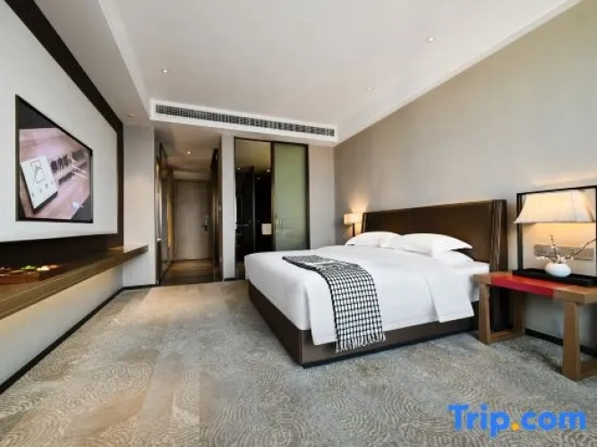 Standard Double room with city view