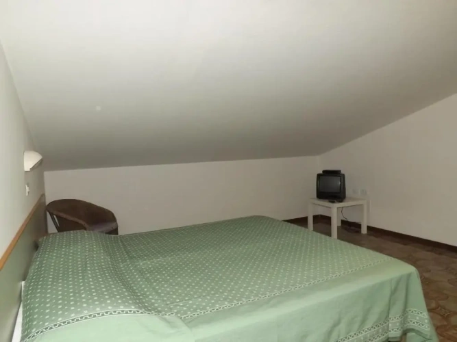 2 Bedrooms Attic Apartment