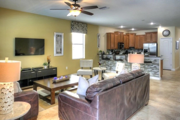 Amazing 8 bedroom home with game room