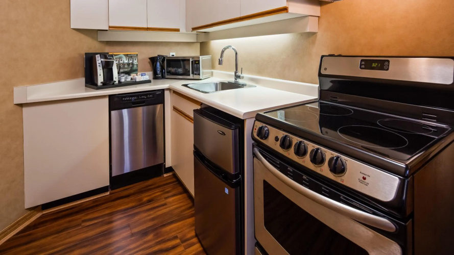 Best Western Plus Emerald Isle Hotel photo 26