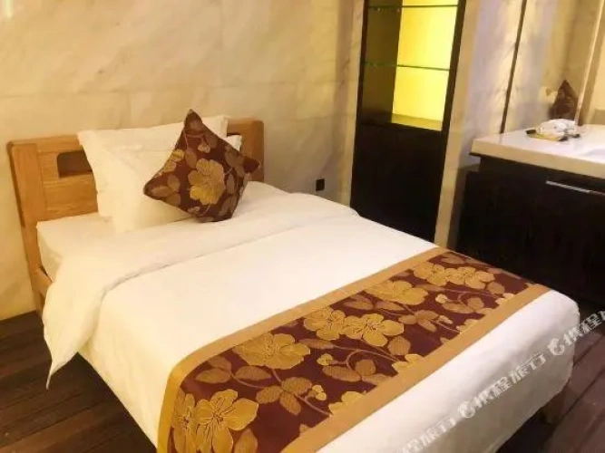 Premier Quadruple Suite