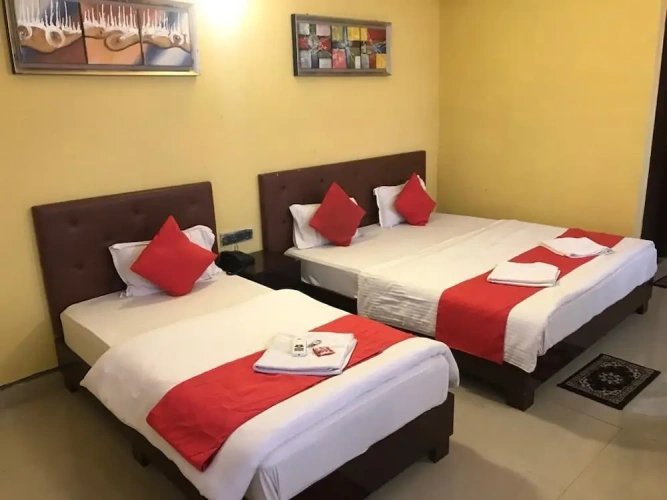 Standard Triple room