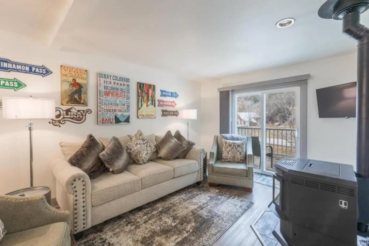 2 Bedrooms Apartment