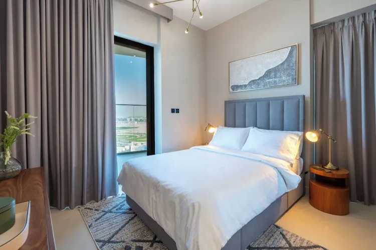 Spacious 2BR Canal View - Heart of B Bay