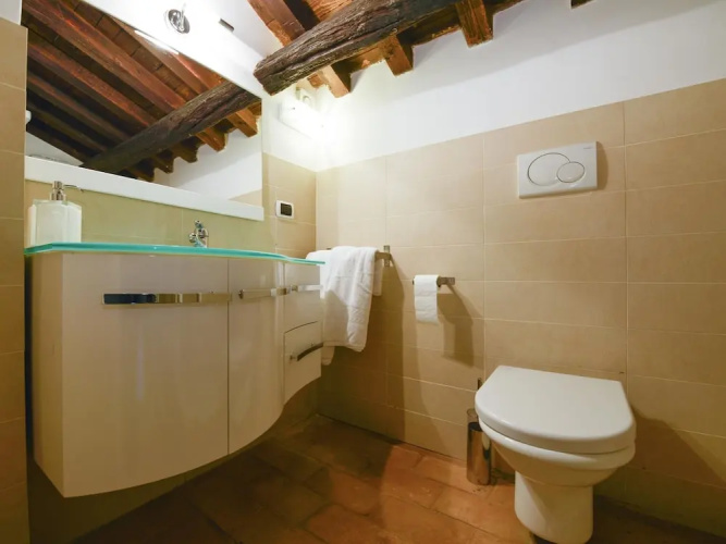 Ibernesi 1 Apartment