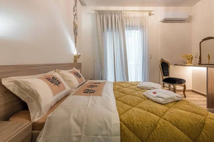 Koukaki Luxury Suites