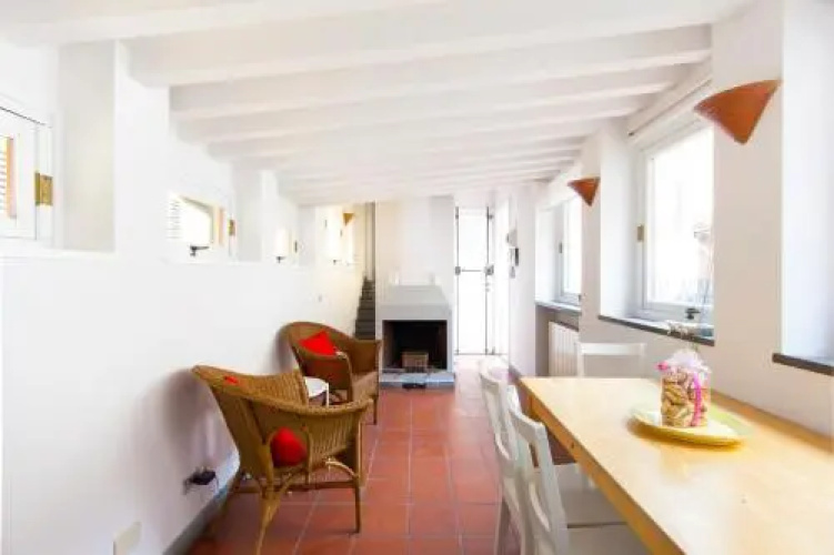Riverside Apartment in Florence