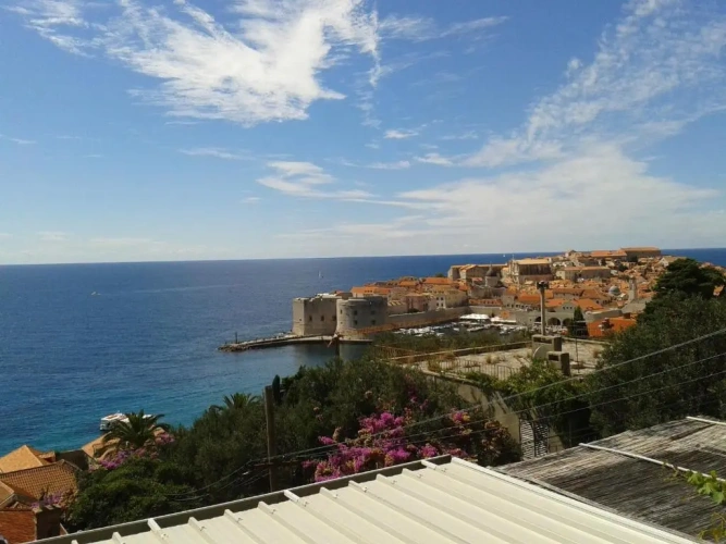 1 Bedroom Apartment with sea view