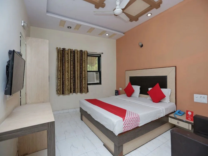 OYO 12914 Hotel Jagdish