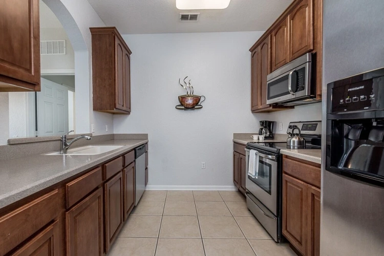 3 Bedrooms Apartment
