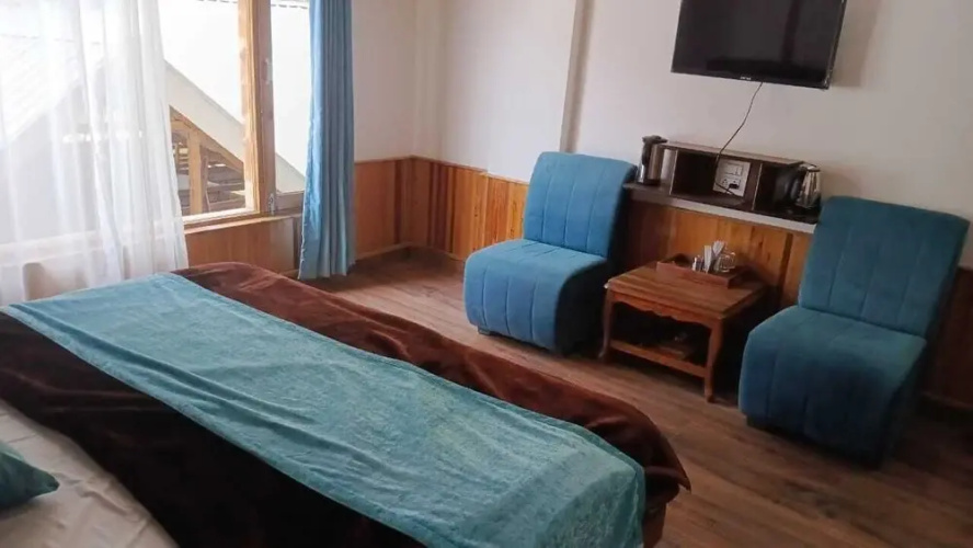 Tirthan Villa Resort
