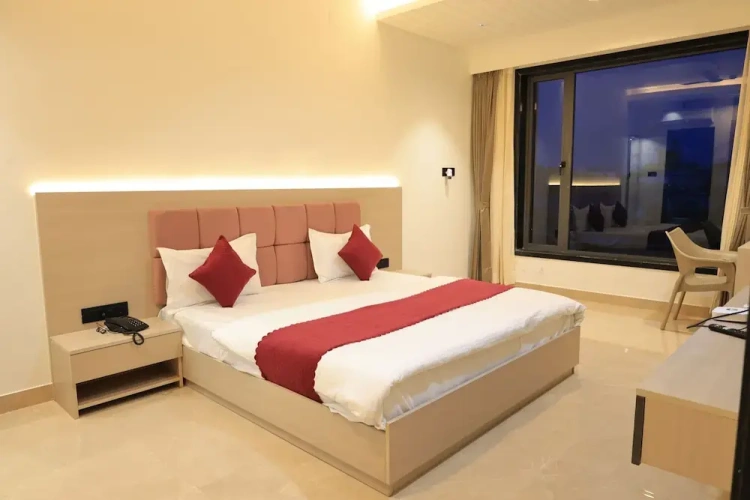 Luxury Double room with city view