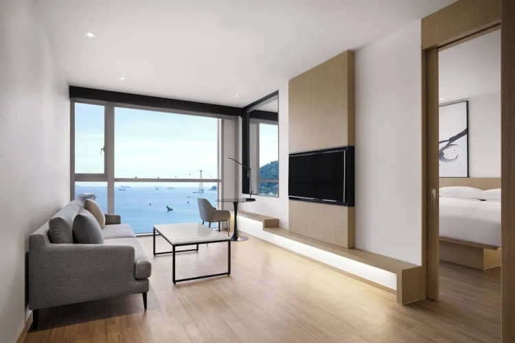 1 Bedroom Deluxe Suite