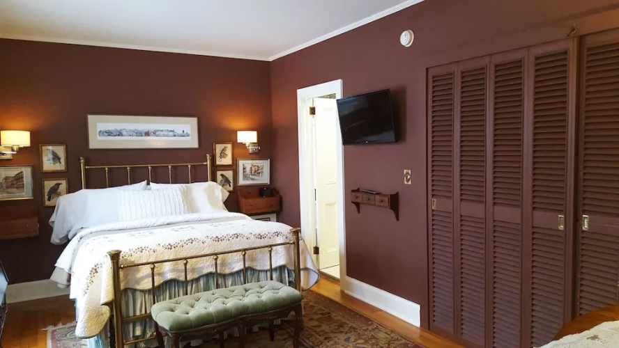 The White House Inn